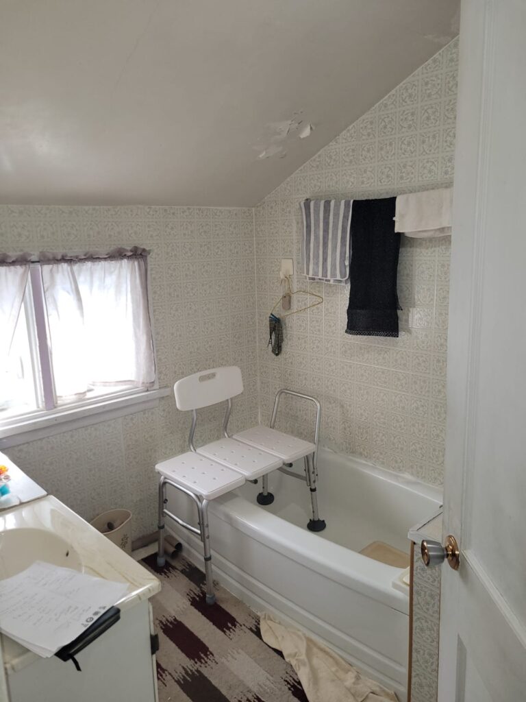 Garfield Bathroom Renovation - Before