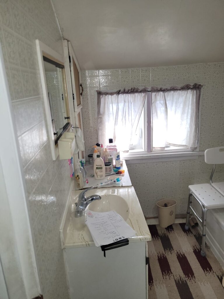 Garfield Bathroom Renovation - Before