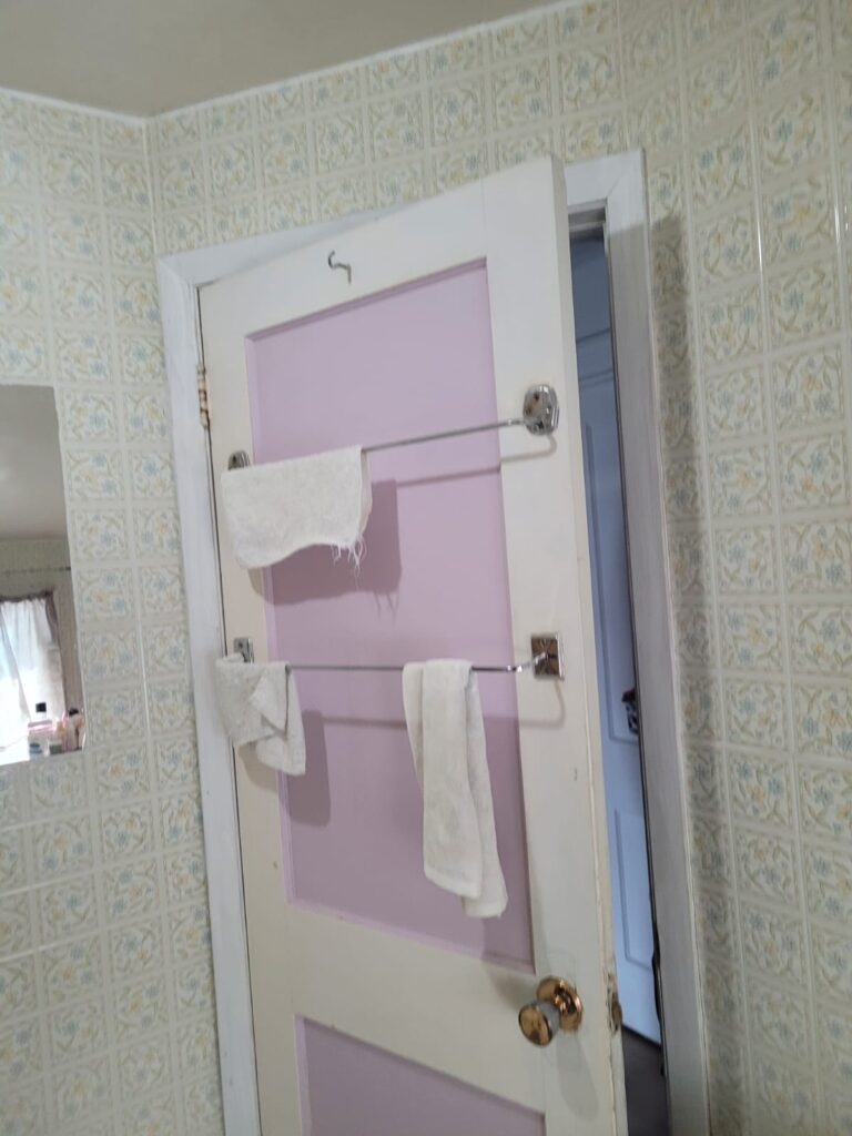 Garfield Bathroom Renovation - Before