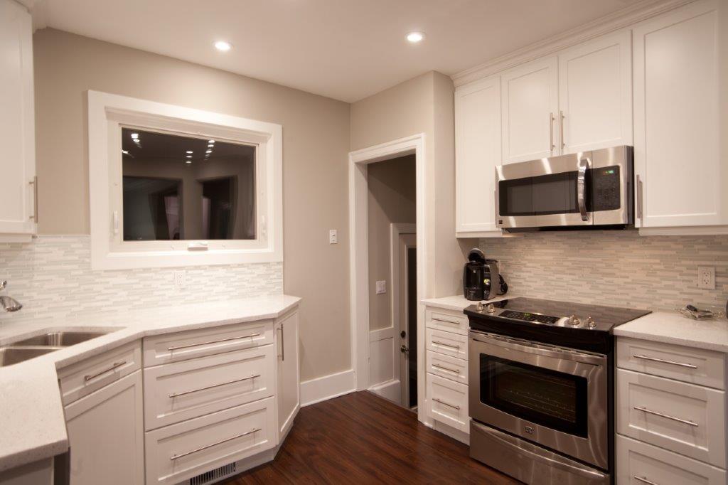 Renfrew Kitchen - All Canadian Renovations Ltd. - Kitchen Renovations Winnipeg, Manitoba